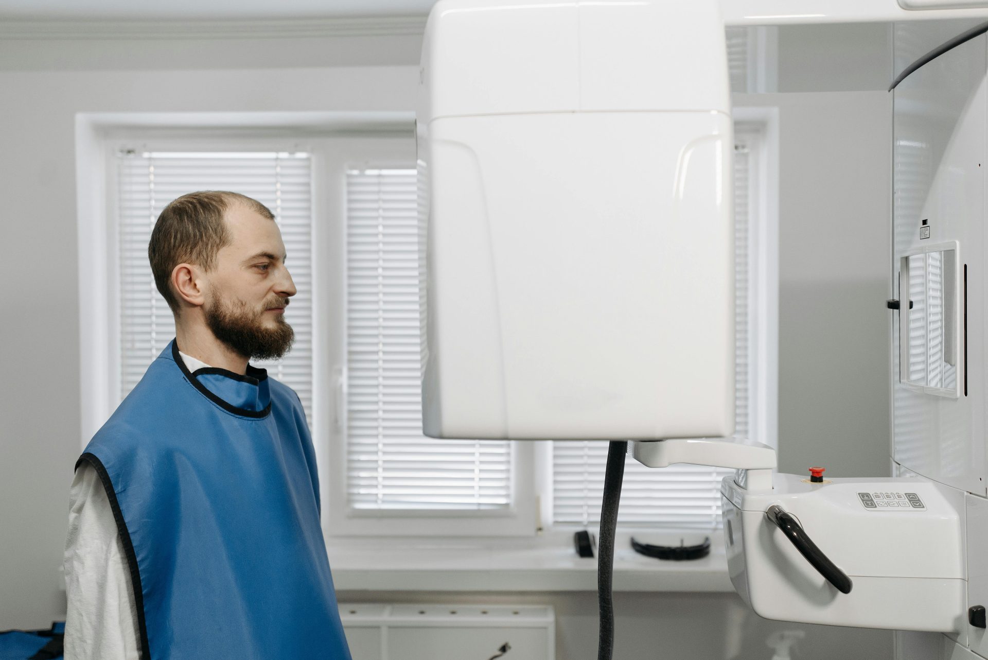 High-quality medical apron for radiation protection designed to ensure safety and comfort for healthcare professionals during radiology procedures